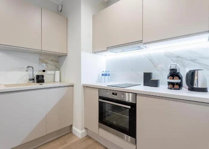 Close - Urban Chic- Mennica - Center - For 15 Guests