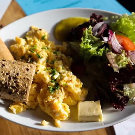 Close - Urban Chic- Mennica - Center - For 15 Guests דירה